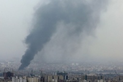 Tehran hứng chịu "đêm tấn công tồi tệ nhất", Israel cáo buộc Iran dùng "vũ khí cấm"