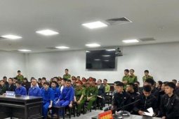 17 người hỗn chiến sau quán karaoke, tòa tuyên gần 50 năm tù