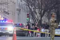 Xe lao vào hàng rào an ninh gần Nhà Trắng, tài xế bị bắt giữ