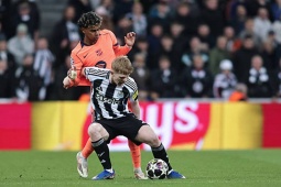 Barca như "rùa rụt cổ" khi gặp các đối thủ Ngoại hạng Anh, hình ảnh xuống cấp sau 3 trận