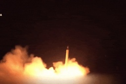 Iran công bố video phóng hàng loạt tên lửa trong chiến dịch tấn công quy mô nhất