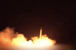 Iran công bố video phóng hàng loạt tên lửa trong chiến dịch tấn công quy mô nhất