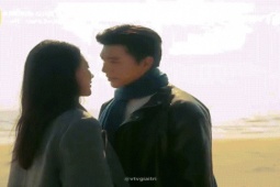 Cảnh hôn trên phim VTV của Steven Nguyễn và Minh Trang gây sốt