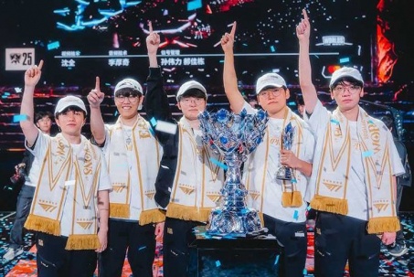 Nóng nhất thể thao sáng 12/3: Hải quân Hàn Quốc hợp tác với đội E-Sports T1