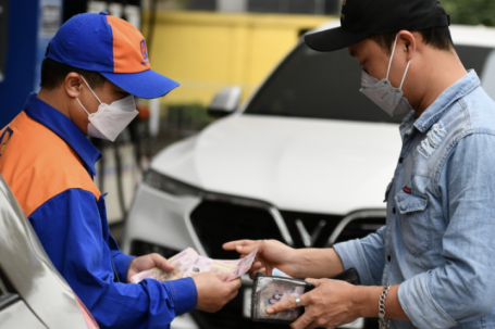 Giá xăng hơn 29.000 đồng/lít, thuế và chi phí chiếm khoảng 30%