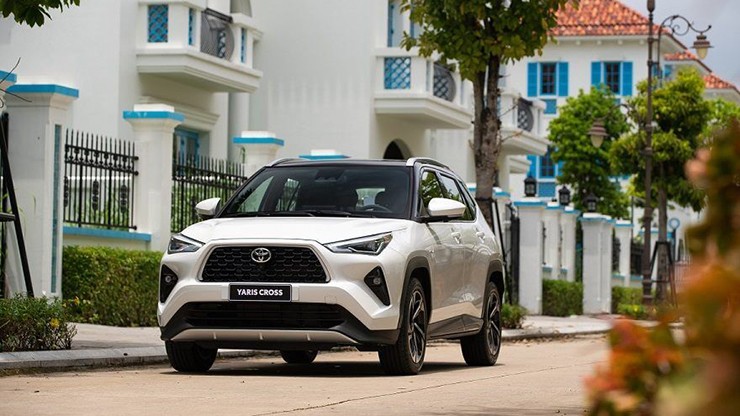 Giá xe Toyota Yaris Cross tháng 3/2026, ưu đãi 50% lệ phí trước bạ - 2