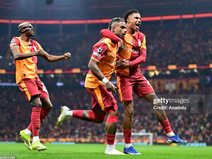 Galatasaray đánh bại Liverpool nhờ bàn thắng sớm
