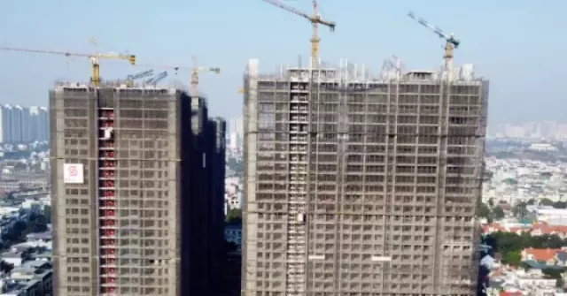 Thị trường bất động sản "dính đòn" từ giá xăng dầu, vật liệu xây dựng tăng cao