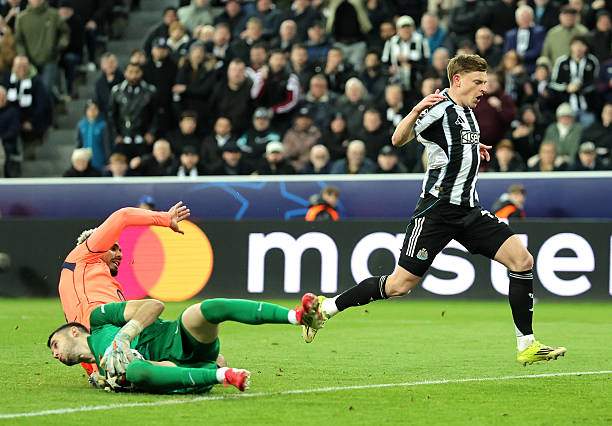 Barca rất may mắn khi không bị đánh bại trên sân của Newcastle
