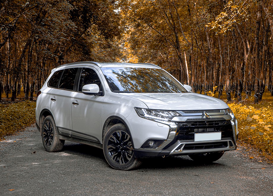 Xe Mitsubishi Outlander cũ là lựa chọn hấp dẫn cho người tìm SUV gia đình với chi phí hợp lý.