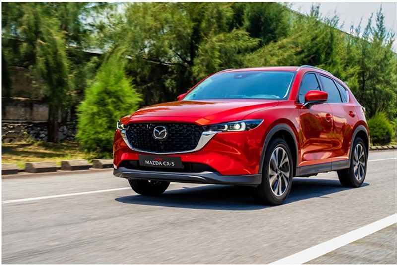 Loạt xe 5 chỗ tầm giá 1 tỷ đồng đáng mua tại Việt Nam - 2