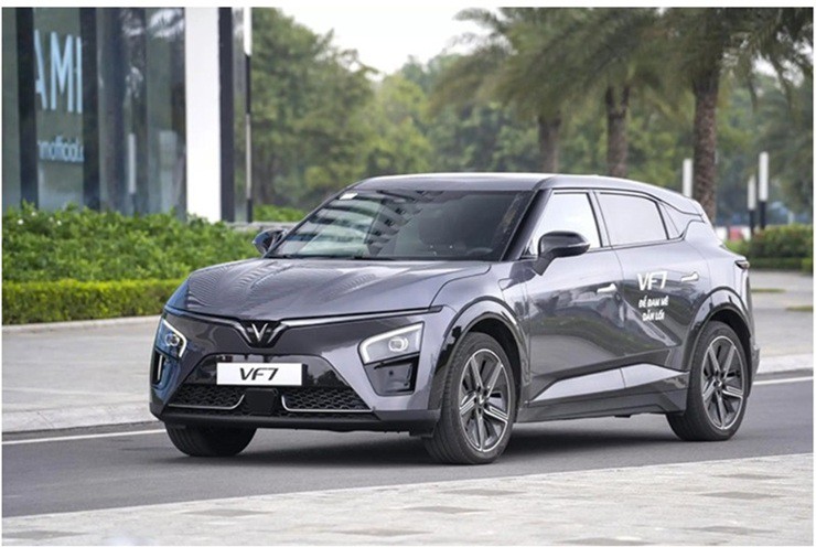 Loạt xe 5 chỗ tầm giá 1 tỷ đồng đáng mua tại Việt Nam - 5