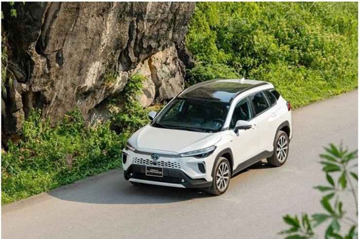 Loạt xe 5 chỗ tầm giá 1 tỷ đồng đáng mua tại Việt Nam - 3