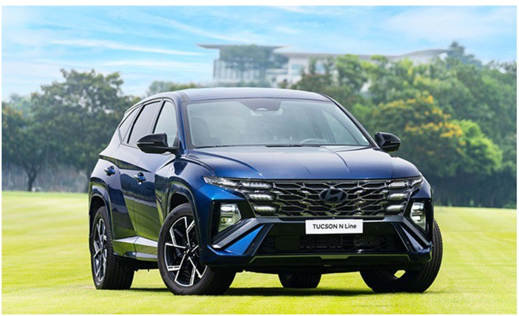 Loạt xe 5 chỗ tầm giá 1 tỷ đồng đáng mua tại Việt Nam - 1