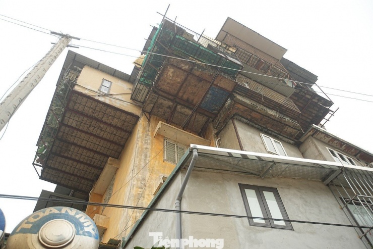 Kiến trúc kỳ dị của những căn nhà mặt đường Vành đai 1 Hà Nội - 12