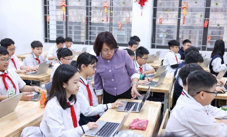 Học sinh các trường THCS tại Hà Nội hằng năm căng thẳng vì kỳ thi tuyển sinh lớp 10