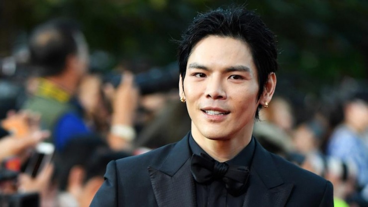 Diễn viên Hướng Tá.