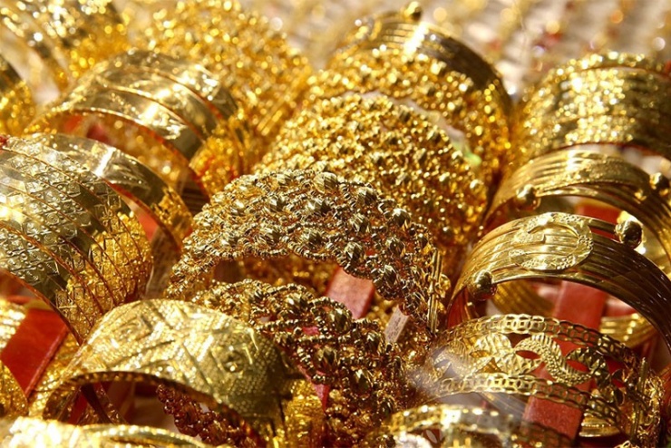 Thị trường vàng giằng co trước các thông tin về kinh tế, chính trị quốc tế.