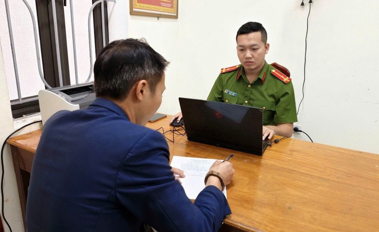 Tài xế L.Đ.L. khai báo sự việc.