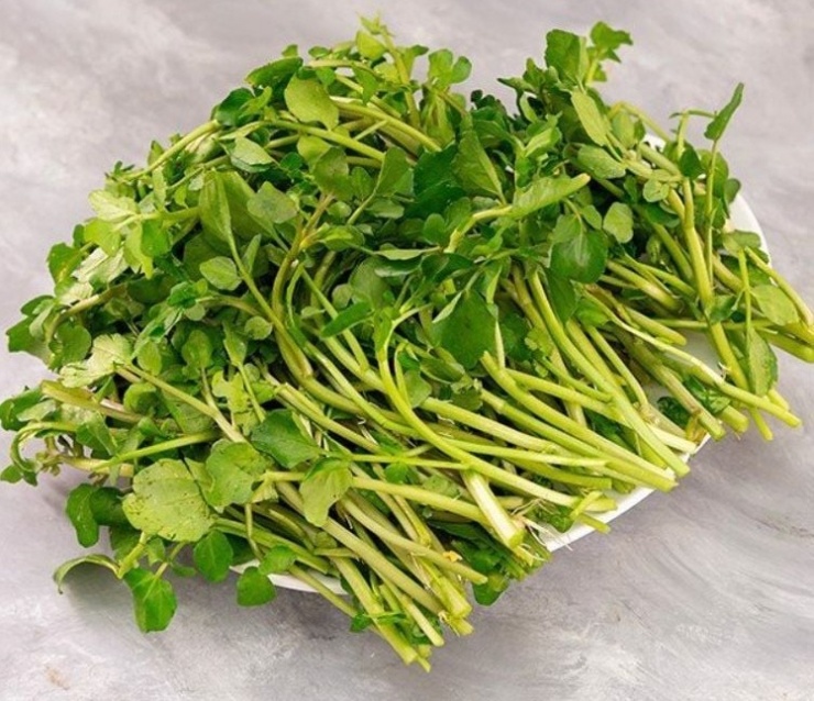 Cải xoong có thể nấu canh với gan lợn, mề vịt để mang lại lợi ích cho sức khỏe gan.