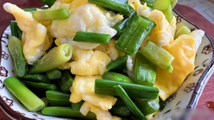 Loại rau mùa xuân ngon ngọt, nhiều người bỏ đi, lại là món ăn thơm phức, còn giúp giảm nhiệt, thải độc - 7