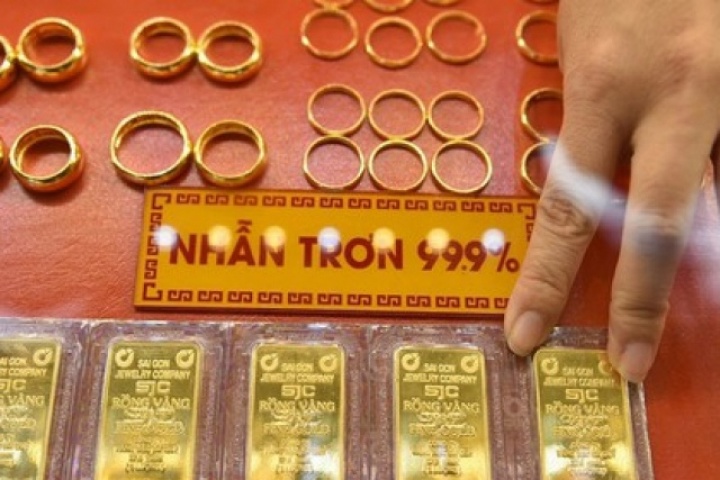 Chốt giá vàng hôm nay ngày 12/3 đảo chiều giảm rất mạnh