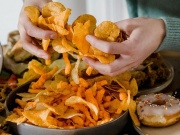 Bé 12 tuổi mắc ung thư ruột giai đoạn cuối