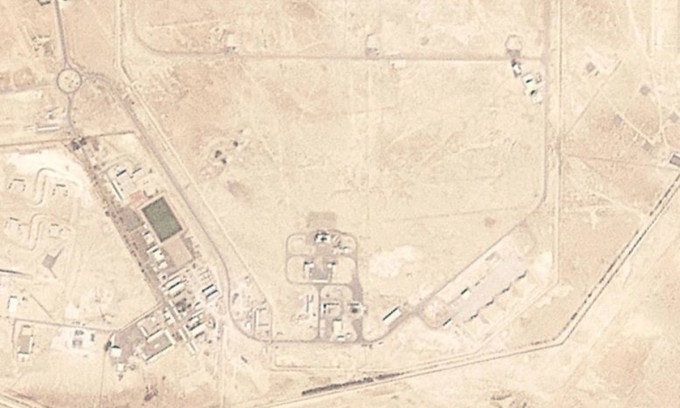 Vết đen xuất hiện trên các tòa nhà sau cuộc tập kích của Iran trong ảnh chụp cơ sở tại Al Sader, UAE ngày 1/3. Ảnh: Planet Labs