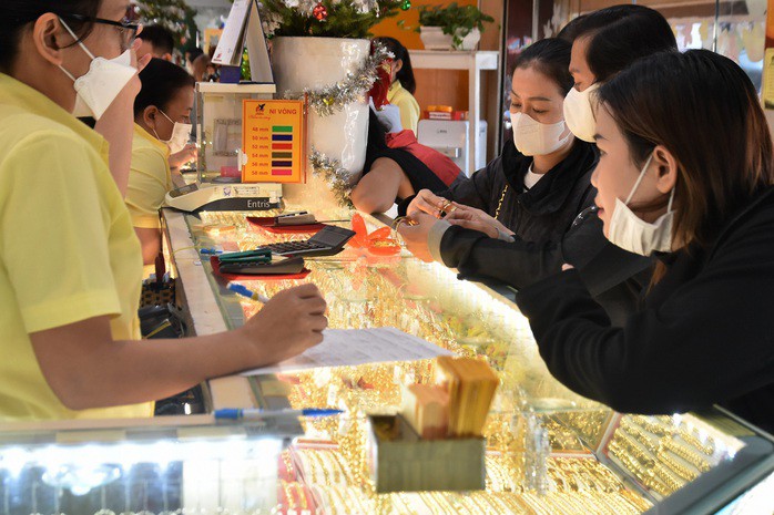 Giá vàng hôm nay suy yếu