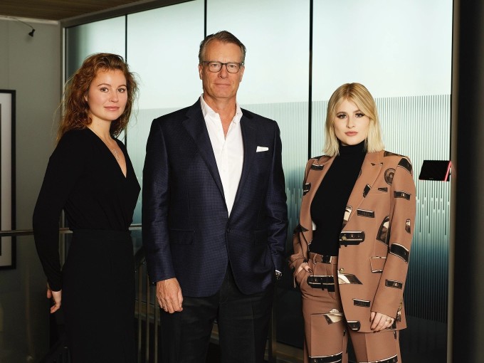 Alexandra Andresen (bên trái) và bố Johan H. Andresen. Ảnh:Ferd