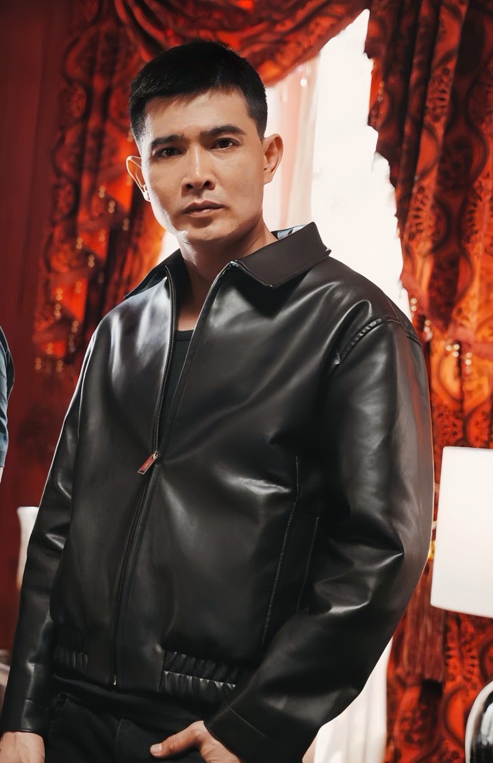 Quang Sự vẫn tiếp tục con đường diễn xuất.