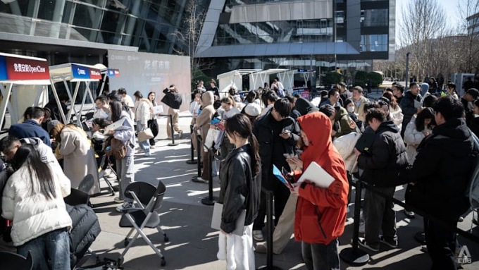 Đám đông tập trung tham dự sự kiện OpenClaw của Baidu ở Bắc Kinh ngày 11/3. Ảnh: CNA