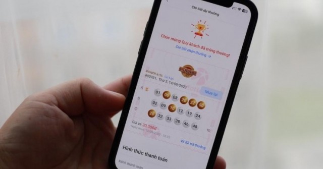 Jackpot tăng thêm hàng tỷ đồng, nhiều người gần chạm tới may mắn qua việc mua vé Vietlott trên điện thoại