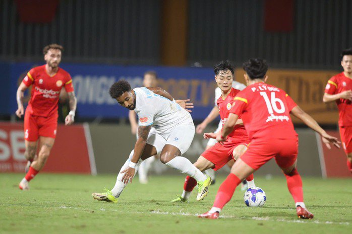 Xuân Son mới chỉ có 1 bàn sau 5 trận đã đấu tại V-League mùa này