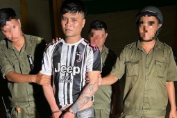 Tưởng chỉ vi phạm giao thông, CSGT phát hiện đối tượng lộ thêm hành vi nguy hiểm