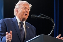 Lý do ông Trump ra thông điệp trái ngược về chiến sự Iran