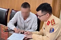 Xử phạt tài xế xe khách cản trở đoàn xe ưu tiên