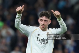 Real Madrid nhấn chìm Man City: Pep trả giá đắt vì sai lầm, Valverde "làm tất, ăn cả"