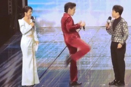 Diễn viên Hướng Tá lên tiếng sau khi đá vào mặt MC trên sân khấu