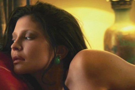 Kylie Jenner bán nude trên tạp chí