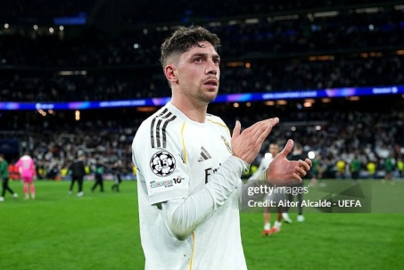 Valverde 3 lần phá lưới Man City: Bellingham ngỡ ngàng, báo Anh tâm phục khẩu phục