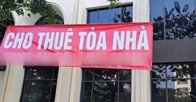 Cửa hàng đóng cửa hàng loạt, vì sao giá thuê mặt phố vẫn cao?