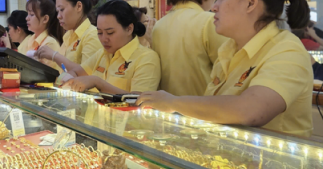 Sáng 12-3, giá vàng miếng SJC, vàng nhẫn đảo chiều giảm hơn 1 triệu đồng/lượng