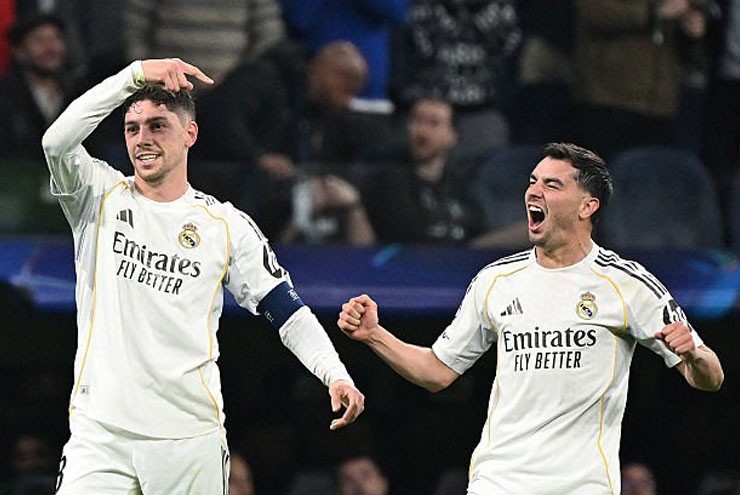 Valverde chơi thăng hoa