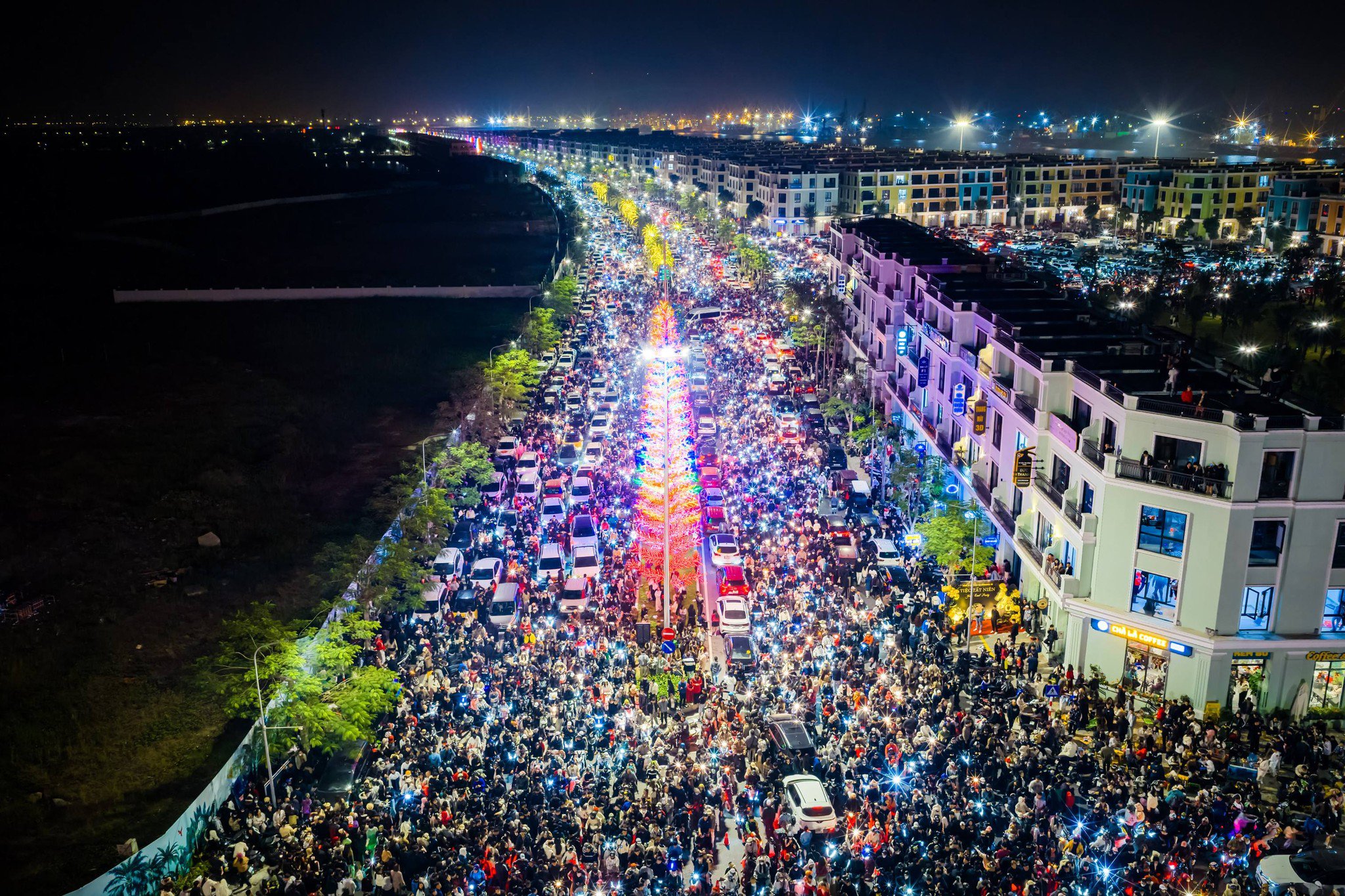 Lễ hội Xuân Vũ Yên 2026 thu hút đông đảo du khách đến vui chơi, trải nghiệm