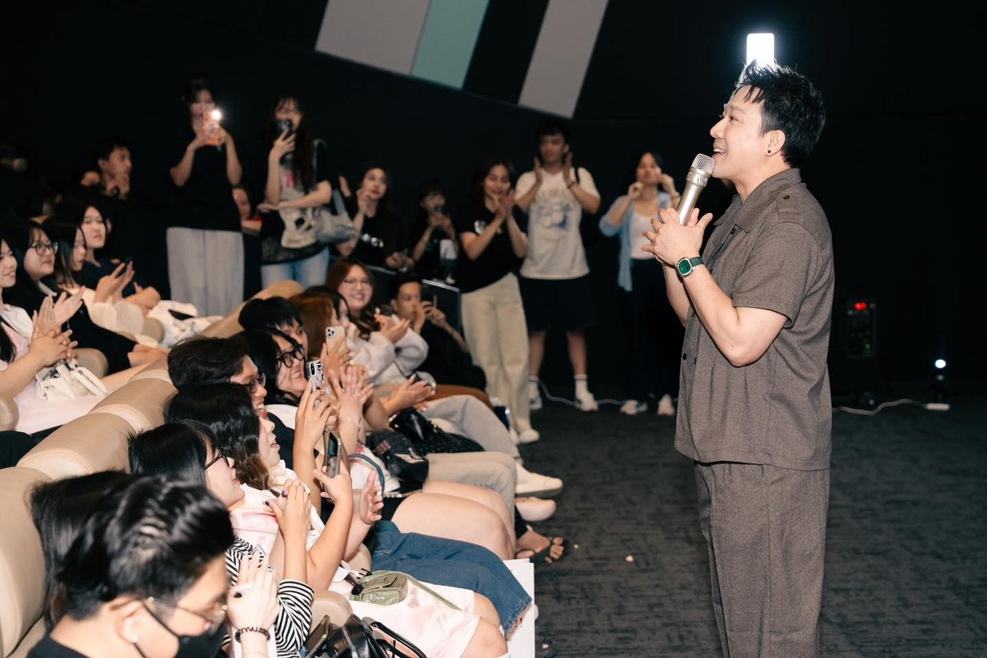 Trấn Thành ví phim của mình như phim đoạt giải Oscar, cũng 'nói quá trời nói, cũng chửi nhau tan nát' - 2