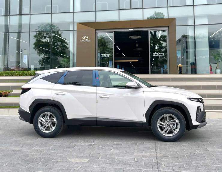 So kè bộ đôi SUV Hyundai Tucson và Mitsubishi Outlander - 3