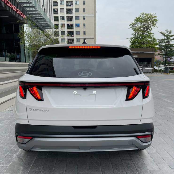 So kè bộ đôi SUV Hyundai Tucson và Mitsubishi Outlander - 9