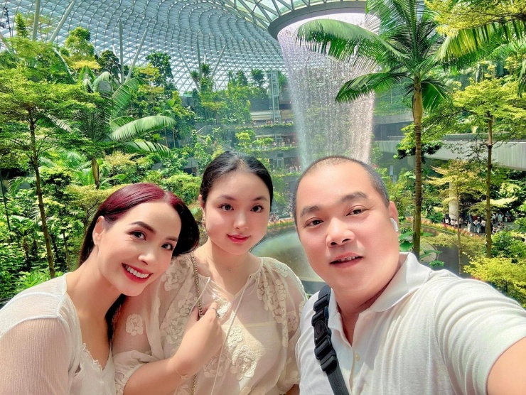 Vợ chồng Minh Khang - Thúy Hạnh khóa trang cá nhân sau khi bị tấn công.