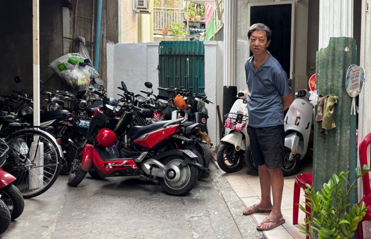 Một bãi xe quanh trường ngưng nhận vì quá tải.